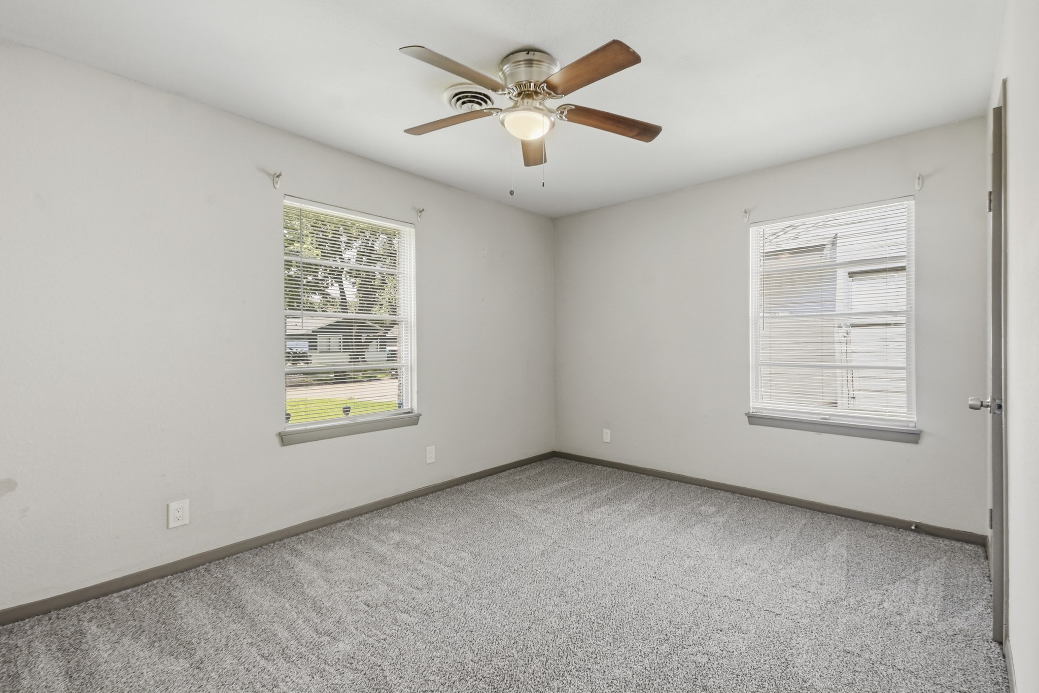 5413 Vae Drive Property Photo 3