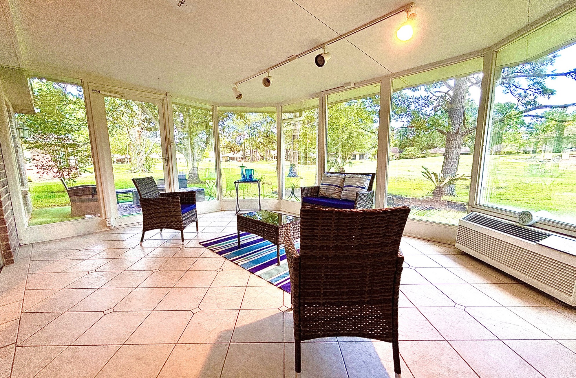 810 Birchview Court Property Photo 3