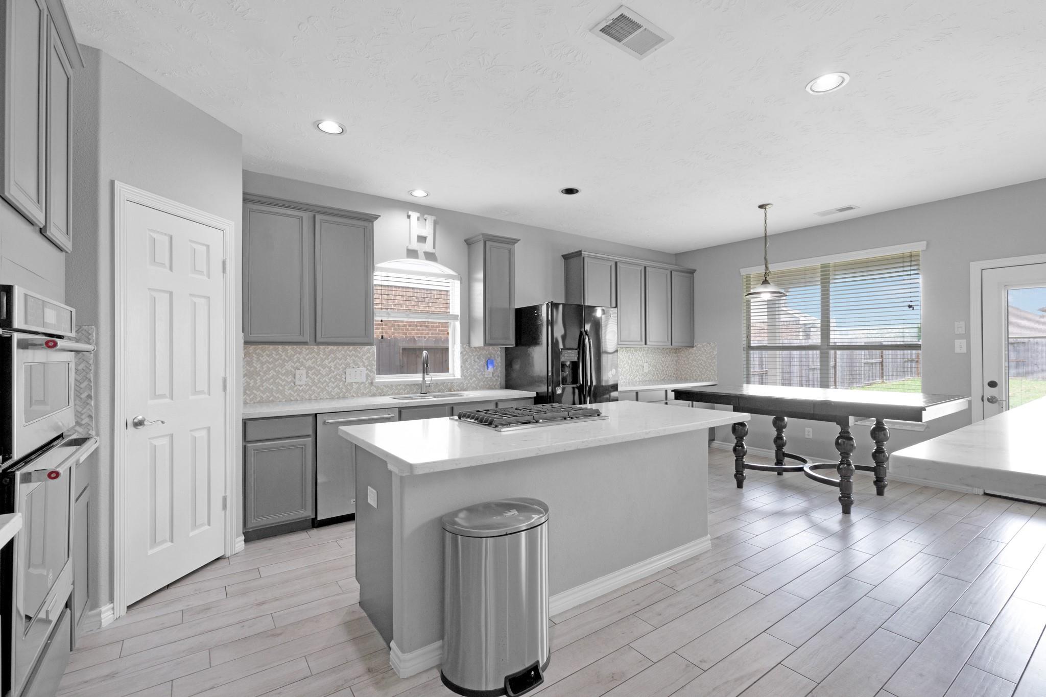 13714 Kingston River Lane, Houston Tx 77044 Property Photo 10