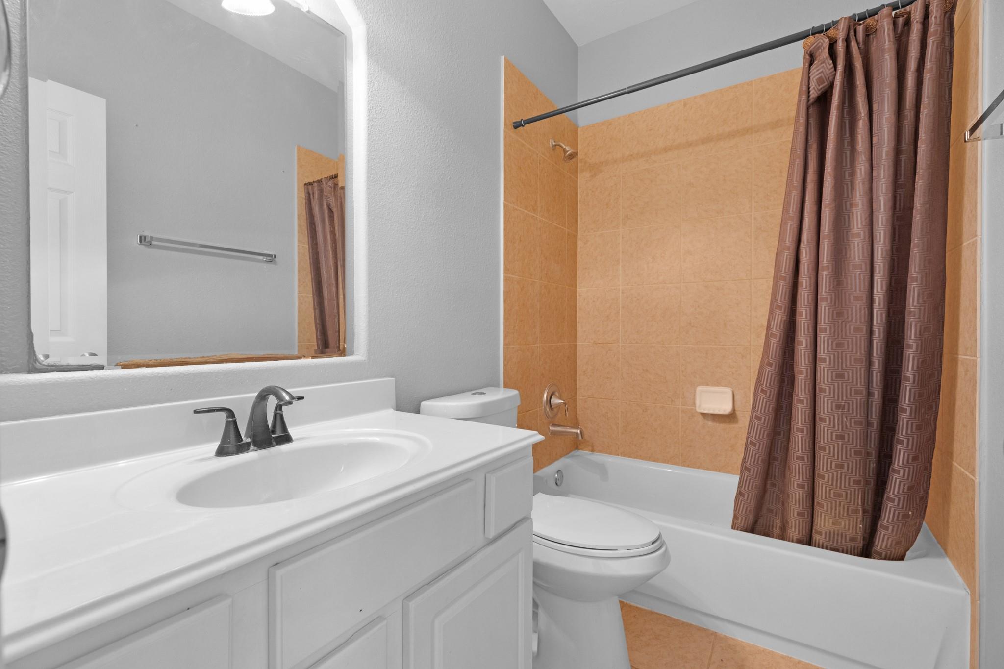 13714 Kingston River Lane, Houston Tx 77044 Property Photo 22