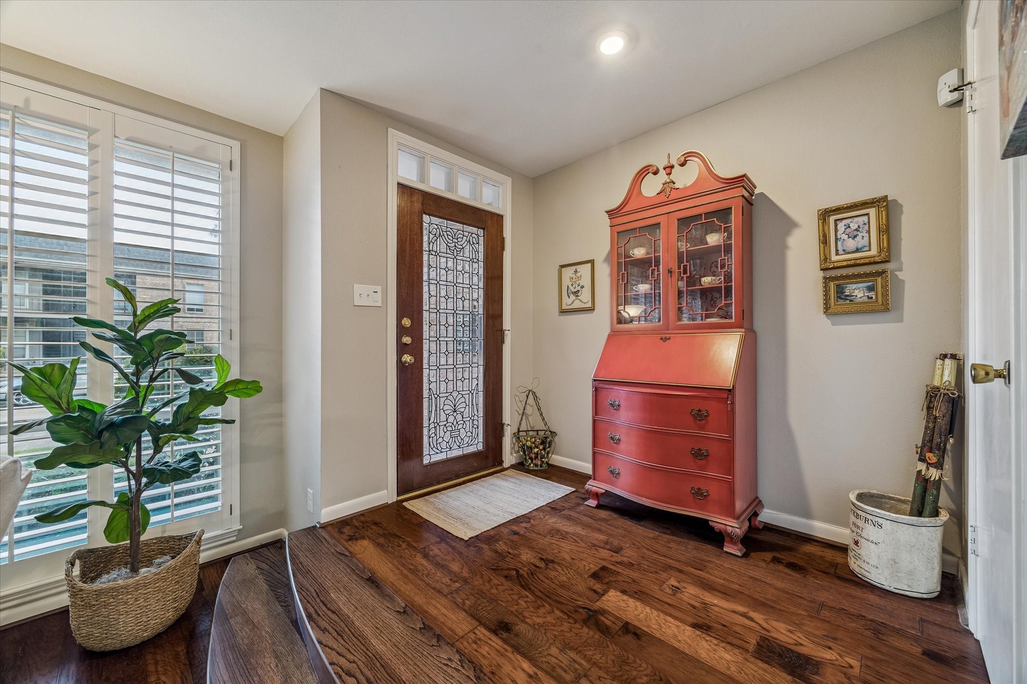 5904 Valley Forge Drive 157 Property Photo 4