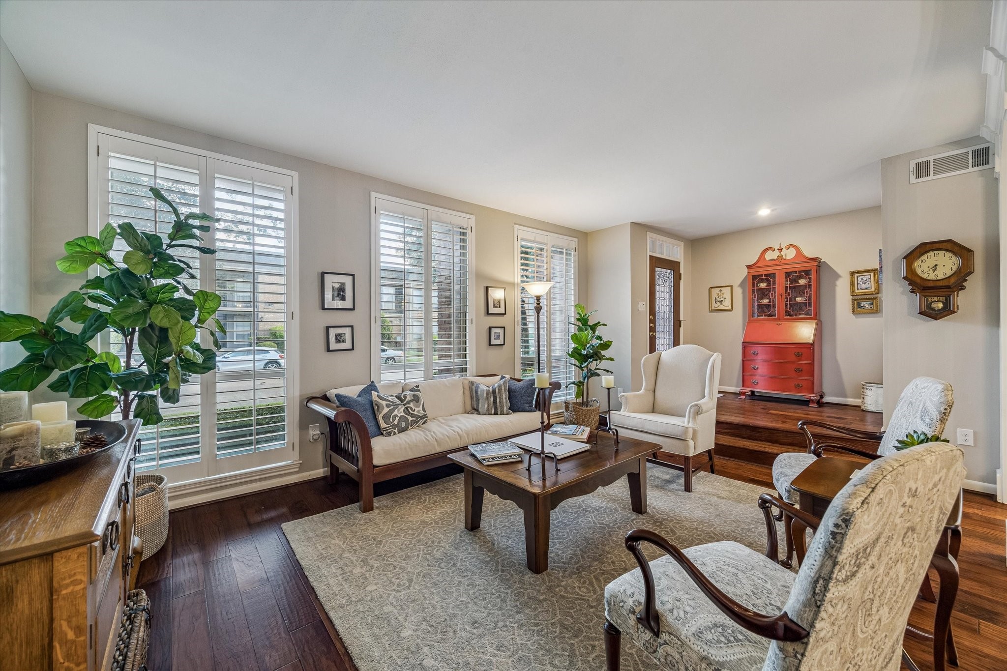 5904 Valley Forge Drive 157 Property Photo 5