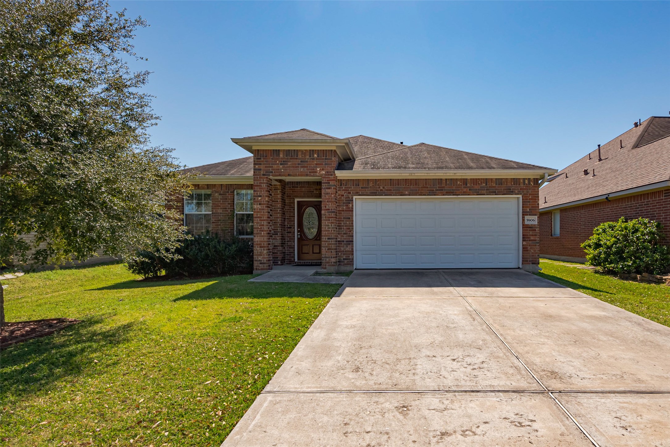 5906 Yaupon Ridge Drive Property Photo 1