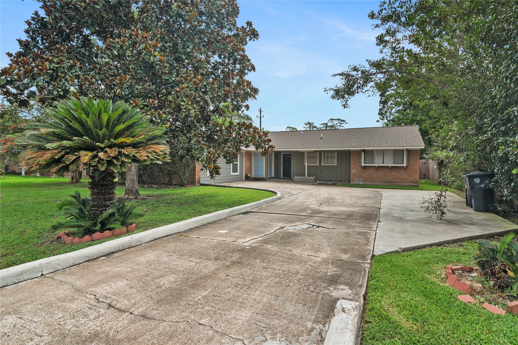 1622 Hollow Hook Road Property Photo 1
