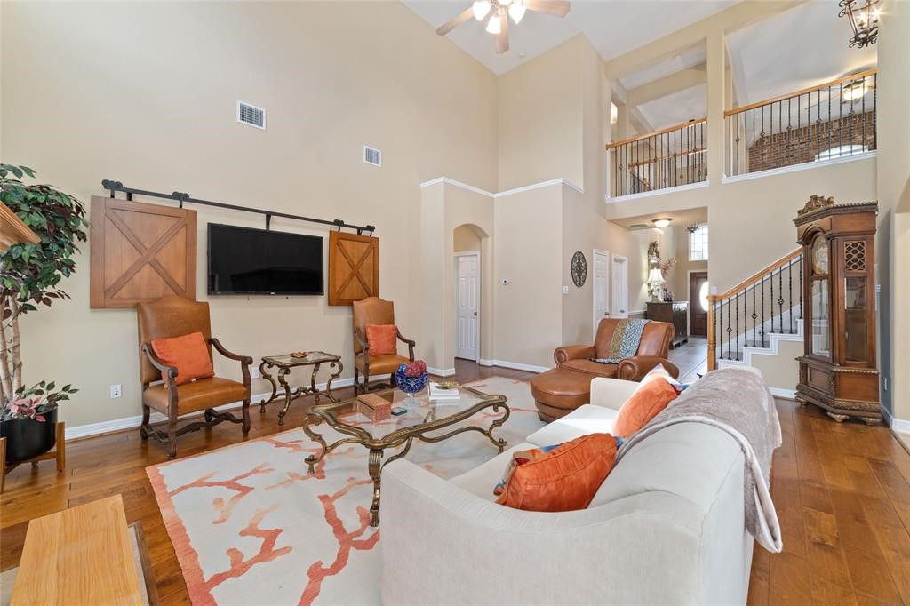 6215 Silver Thistle Lane Property Photo 8