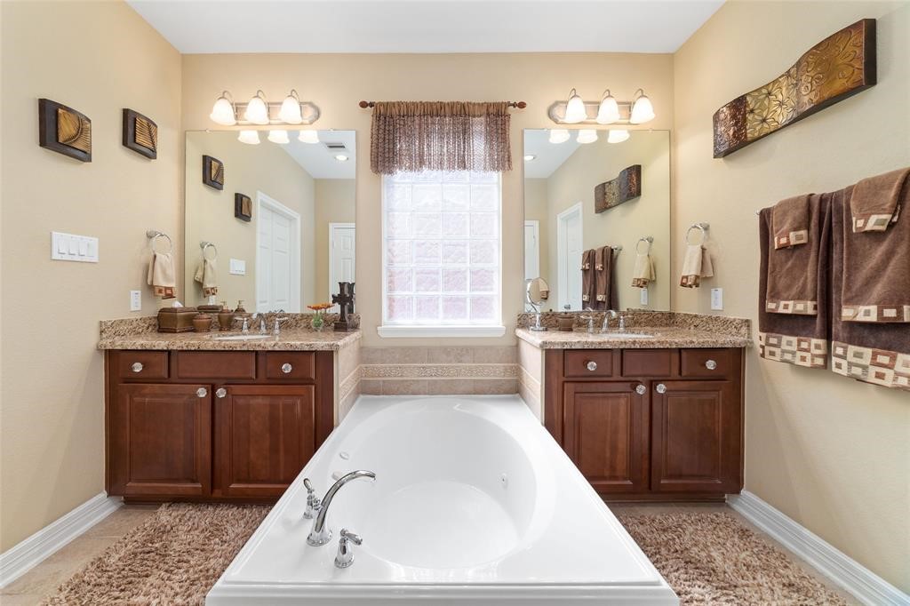 6215 Silver Thistle Lane Property Photo 18