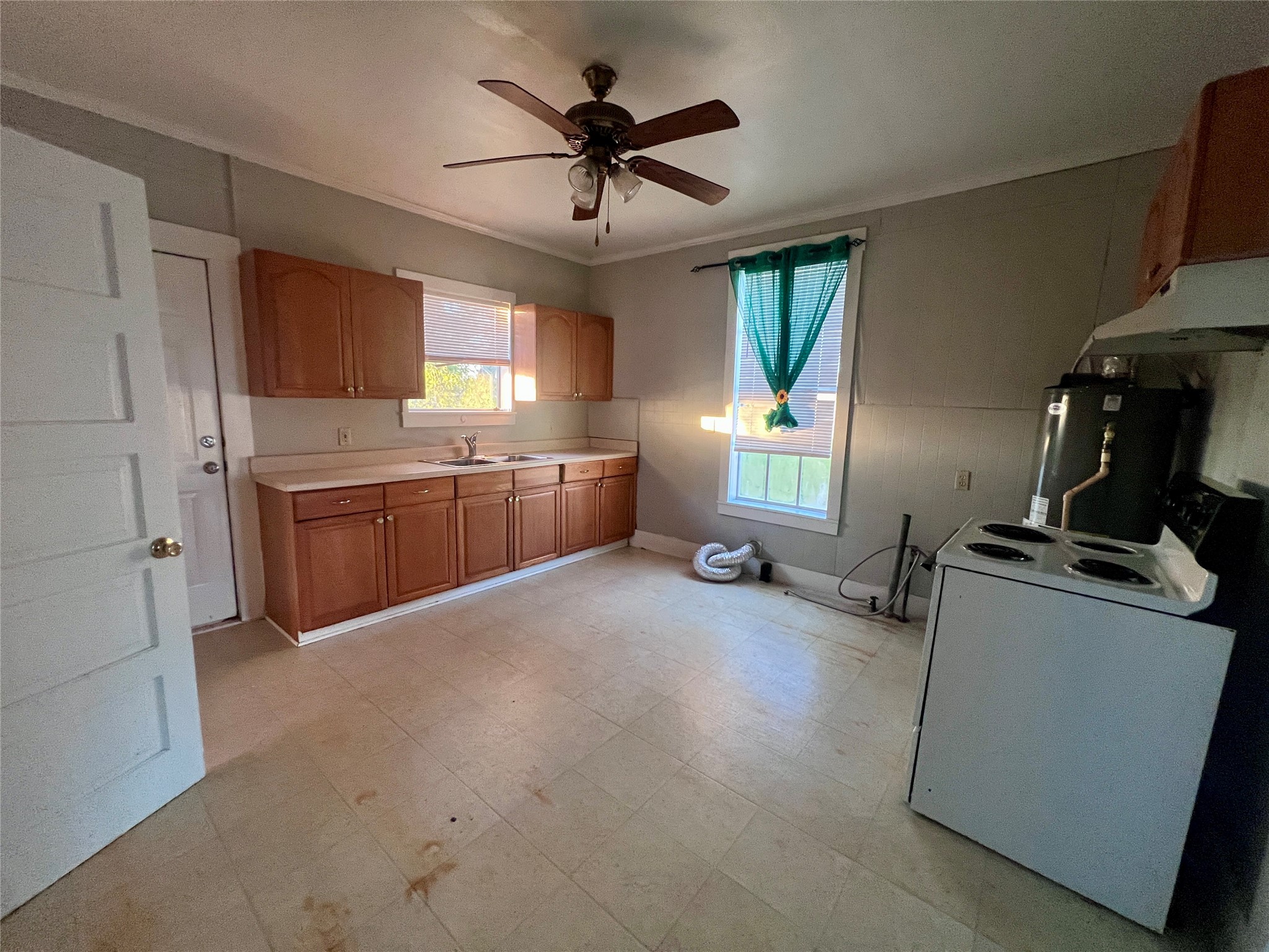 621 Harrison Property Photo 9