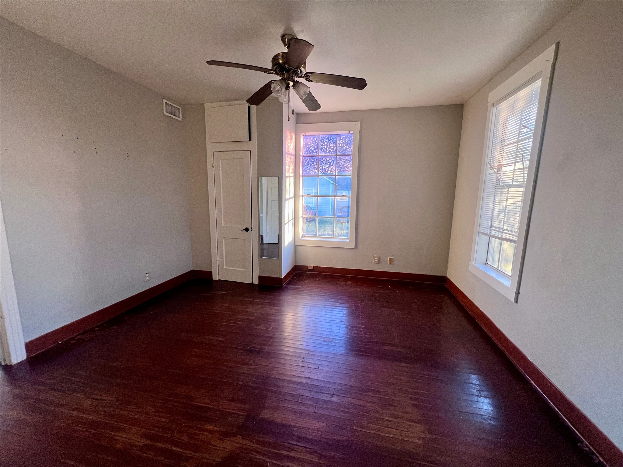 621 Harrison Property Photo 11