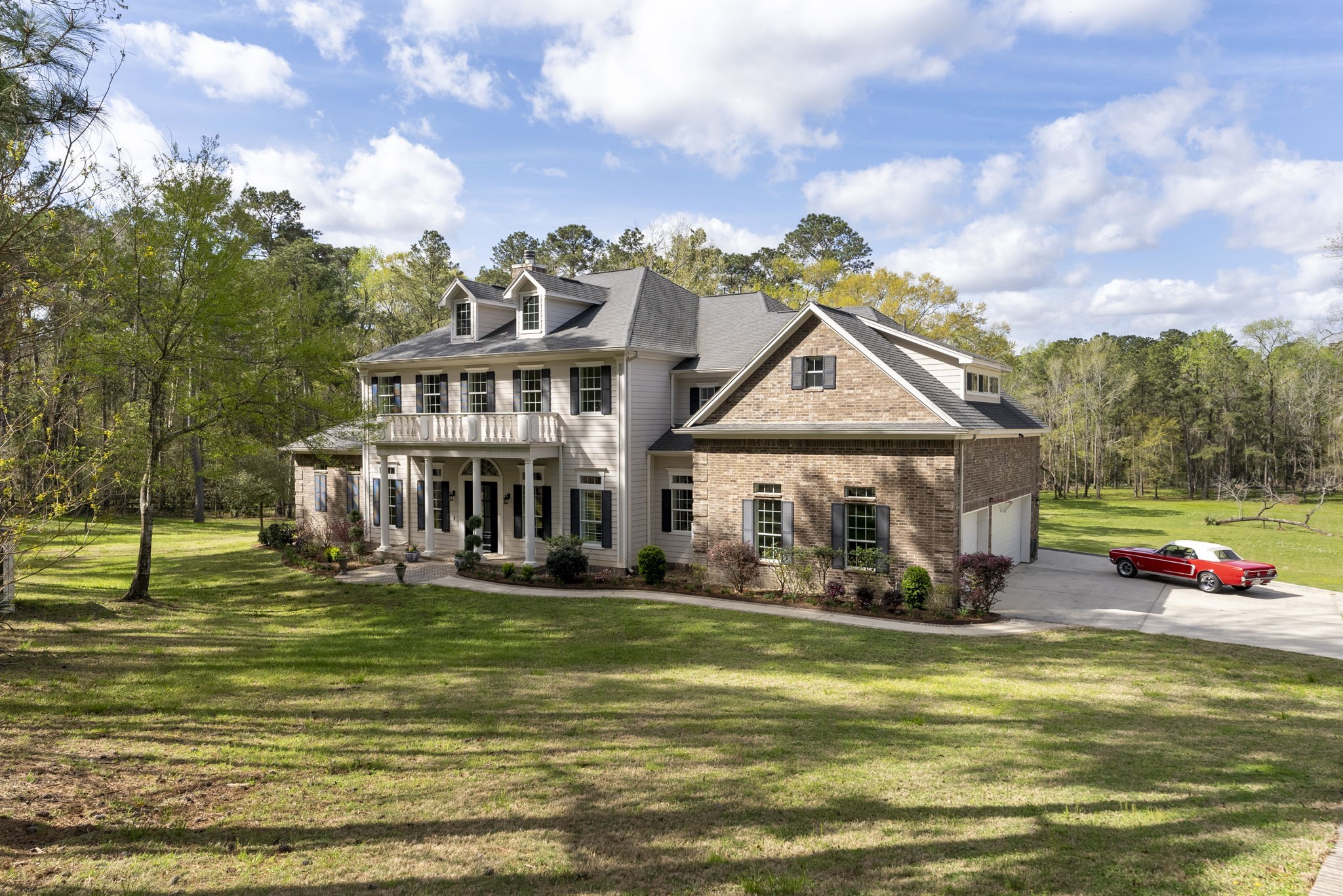 51 Lake Forest Circle Property Photo 1
