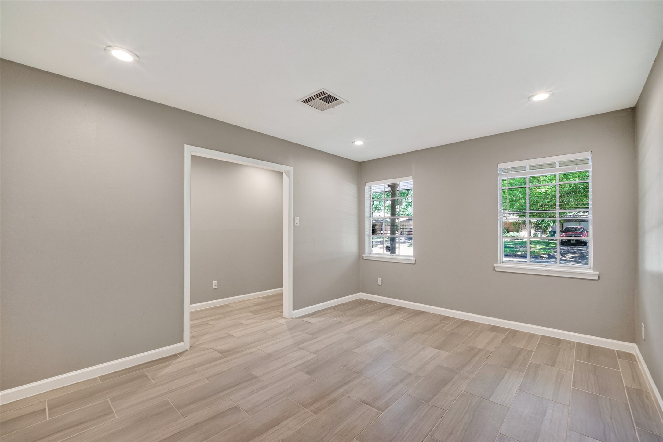 7607 Tanager Street Property Photo 3