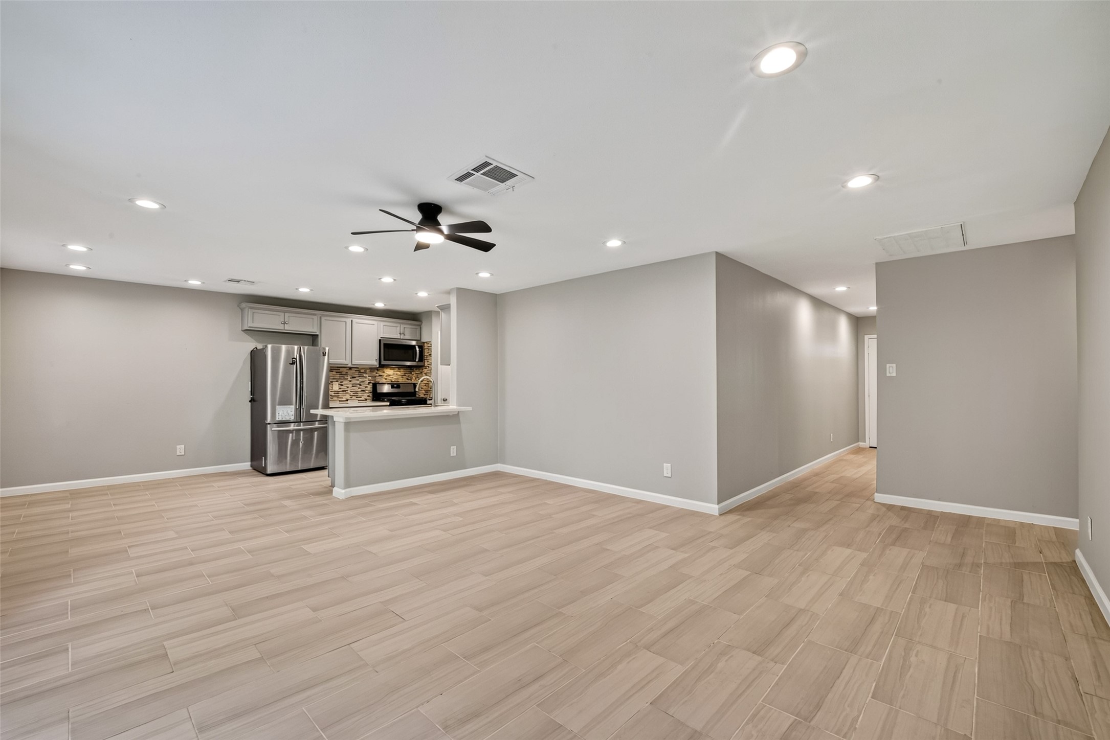 7607 Tanager Street Property Photo 5