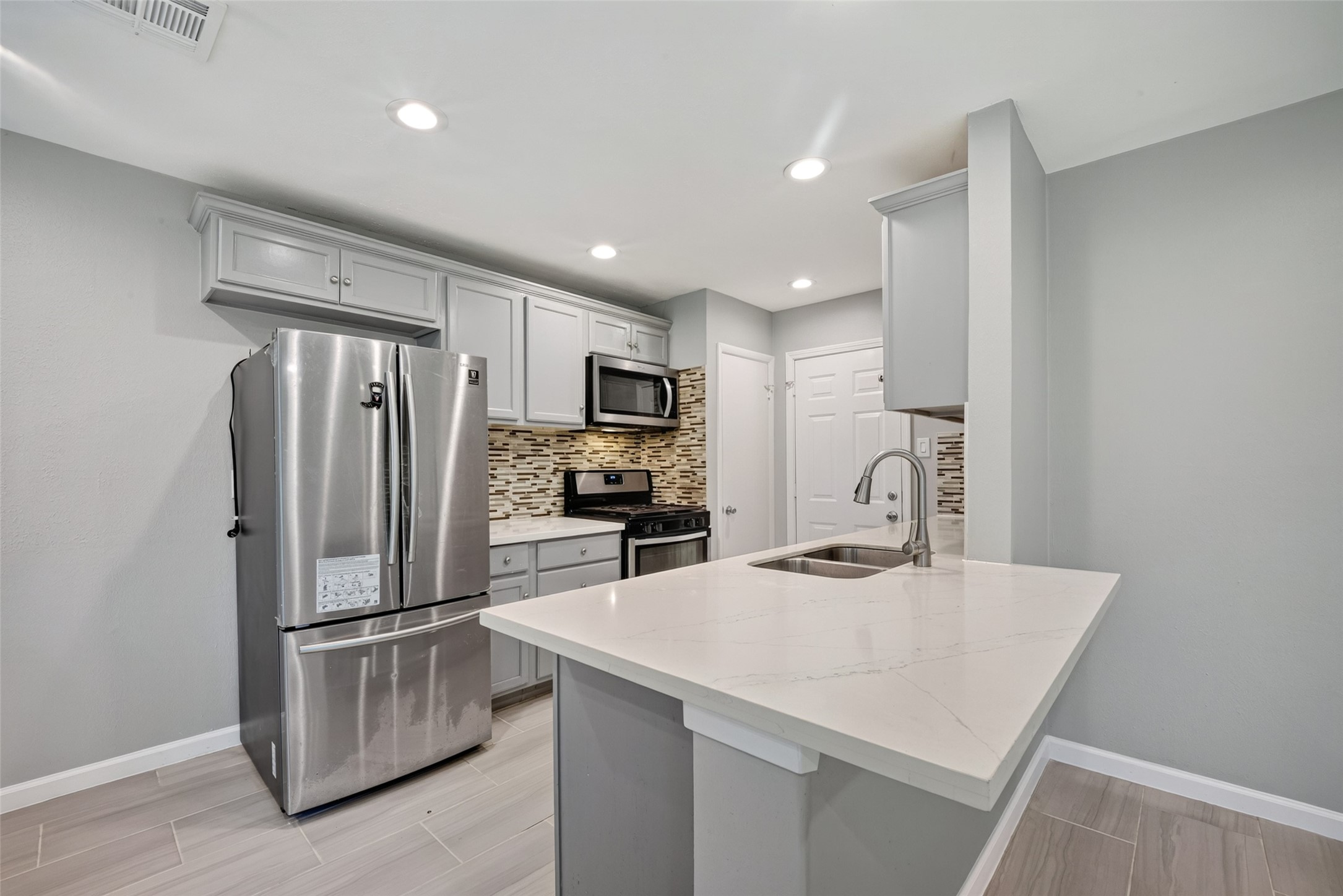 7607 Tanager Street Property Photo 8