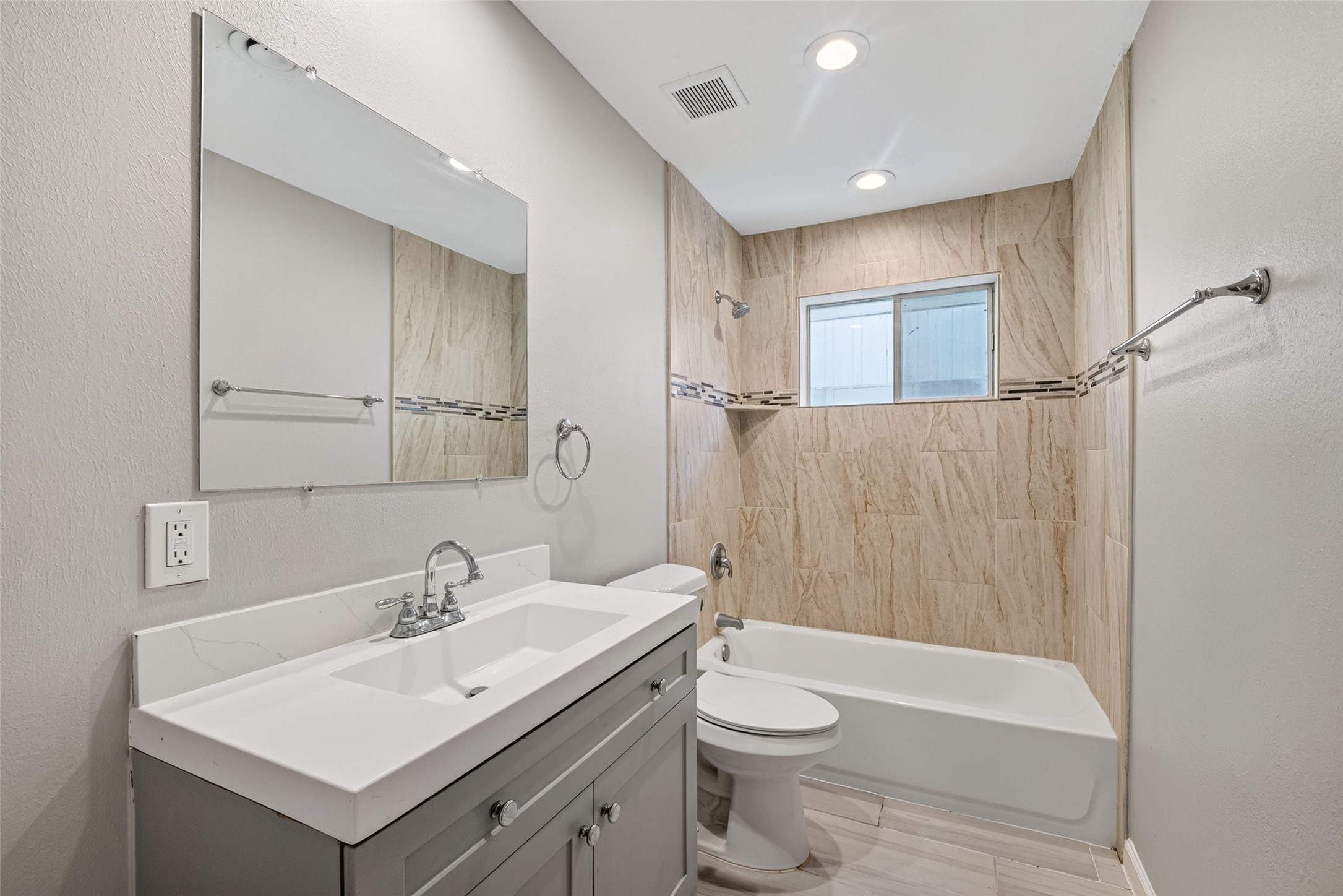 7607 Tanager Street Property Photo 14