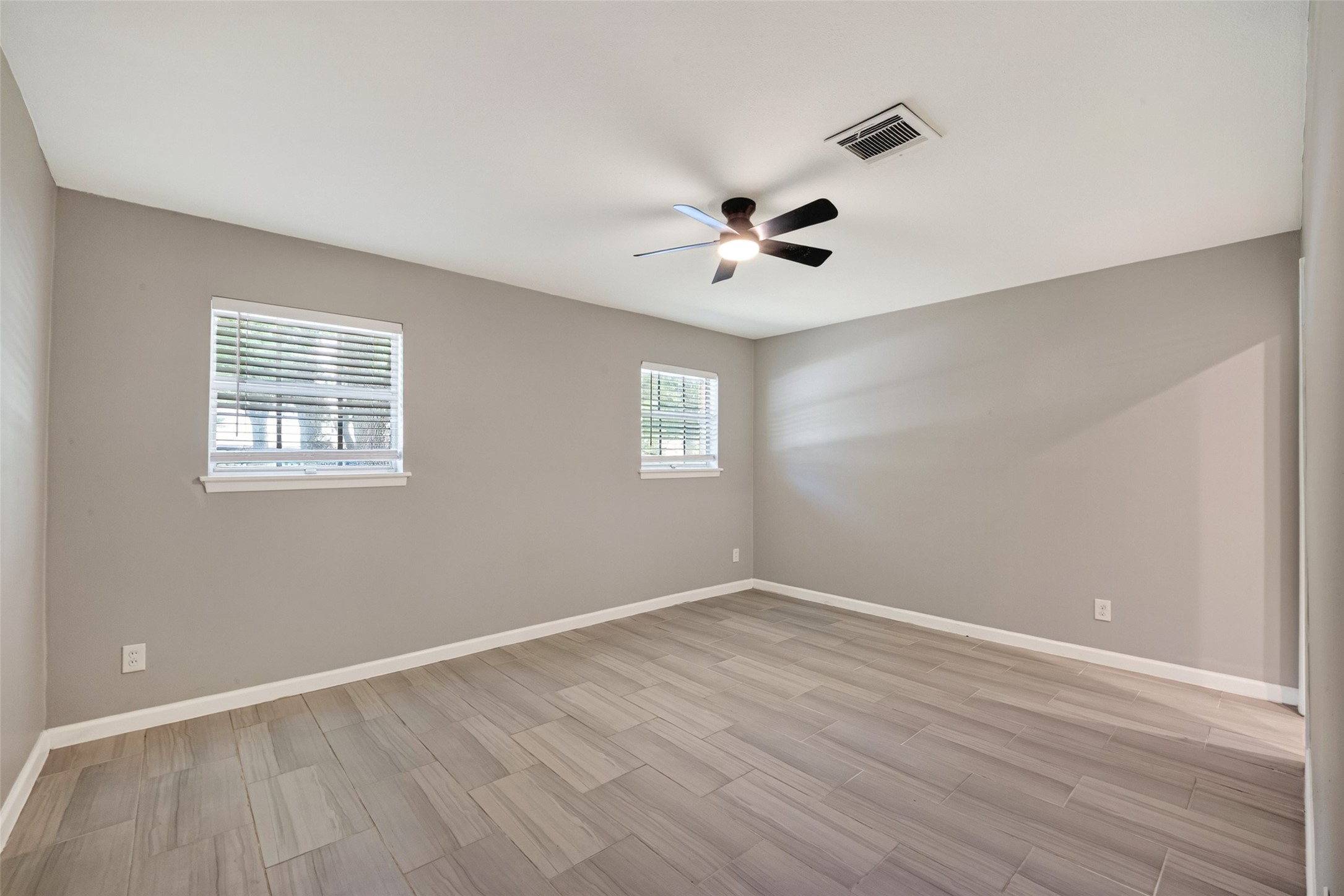 7607 Tanager Street Property Photo 15