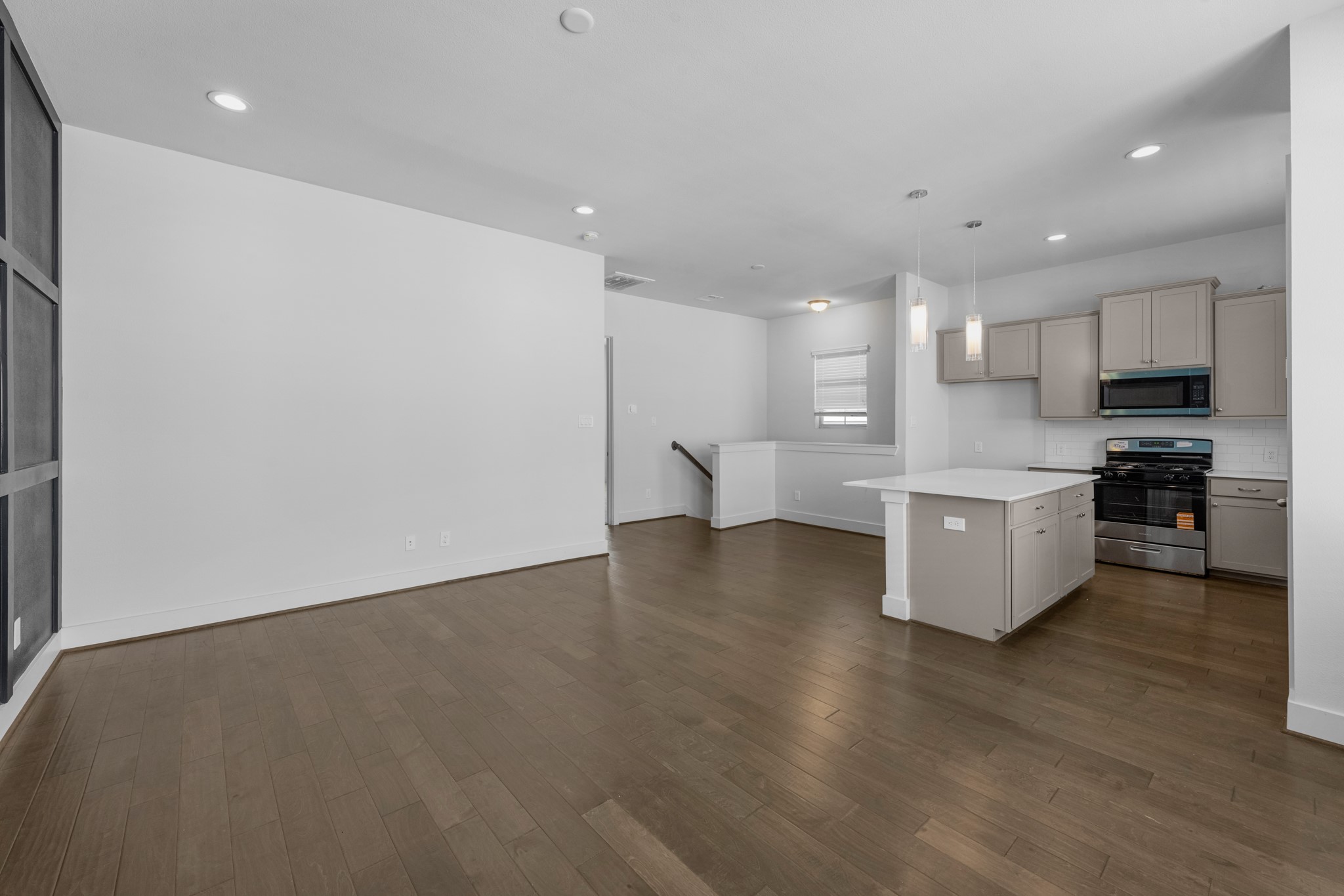 6033 Cypress Street Property Photo 5