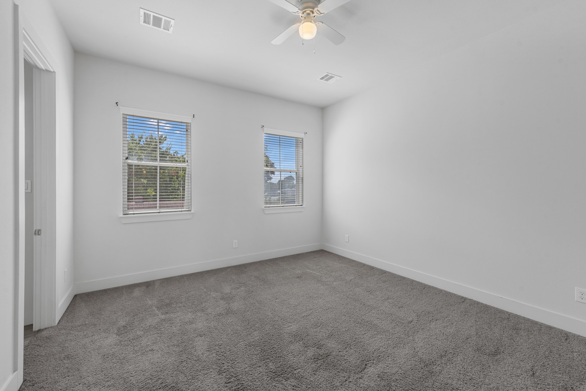 6033 Cypress Street Property Photo 12