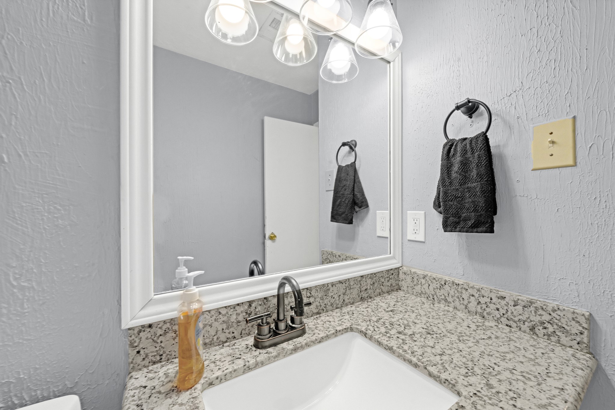 222 Wickhamford Way Property Photo 36