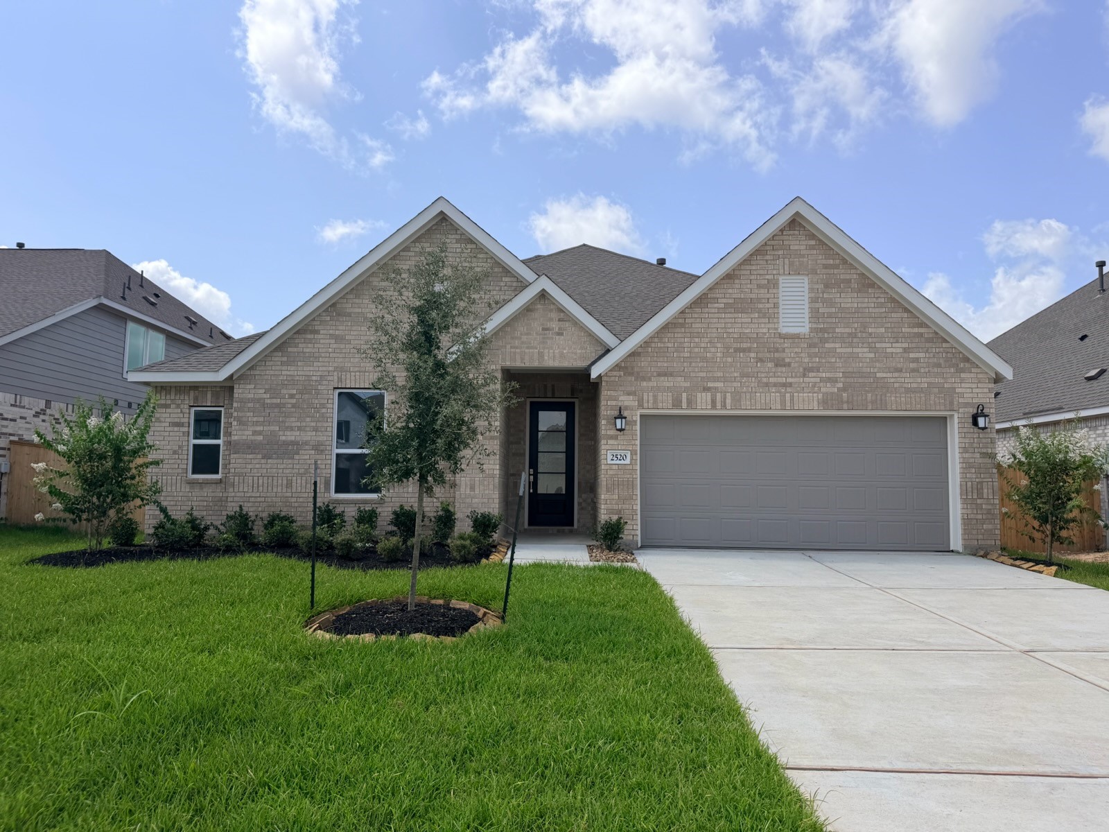 2520 Pine Bluff Drive Property Photo 1