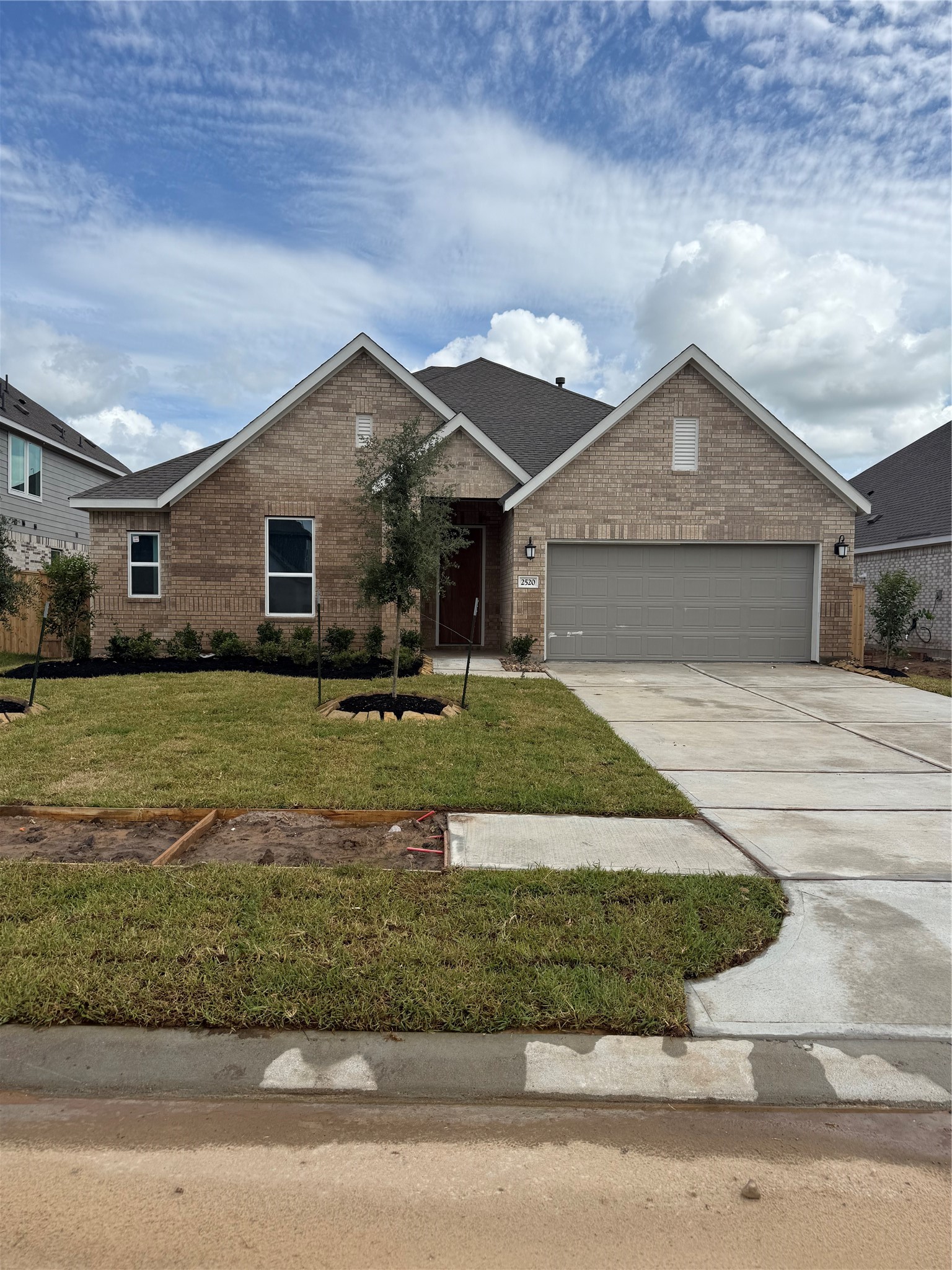 2520 Pine Bluff Drive Property Photo 2