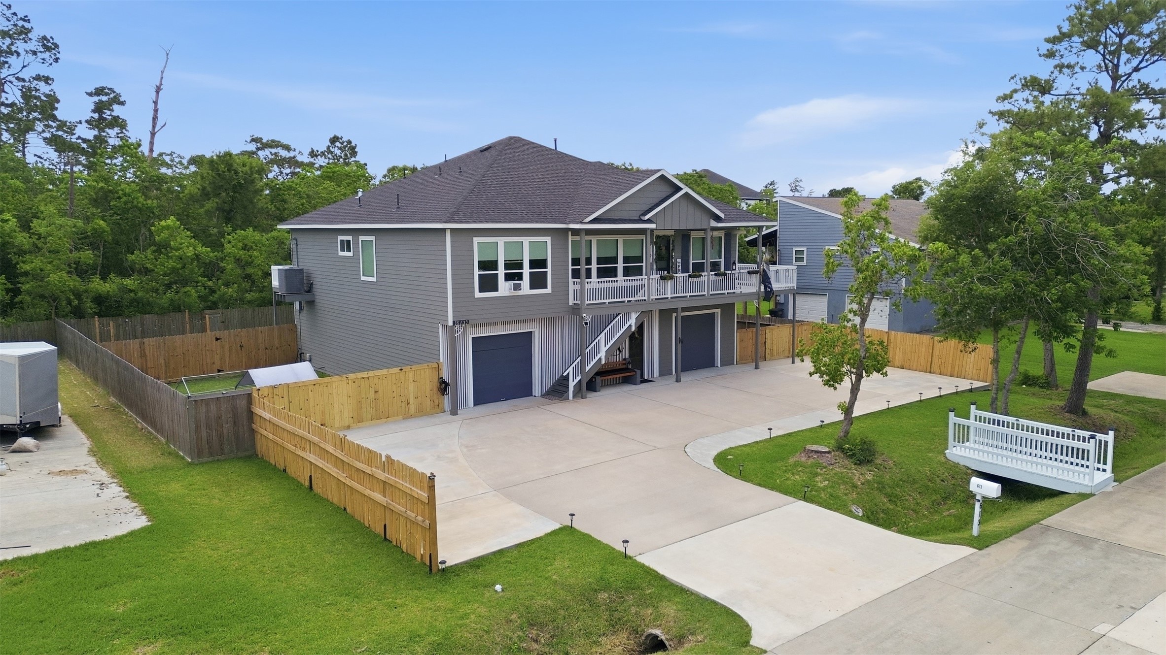 613 Oakdale Street Property Photo 4