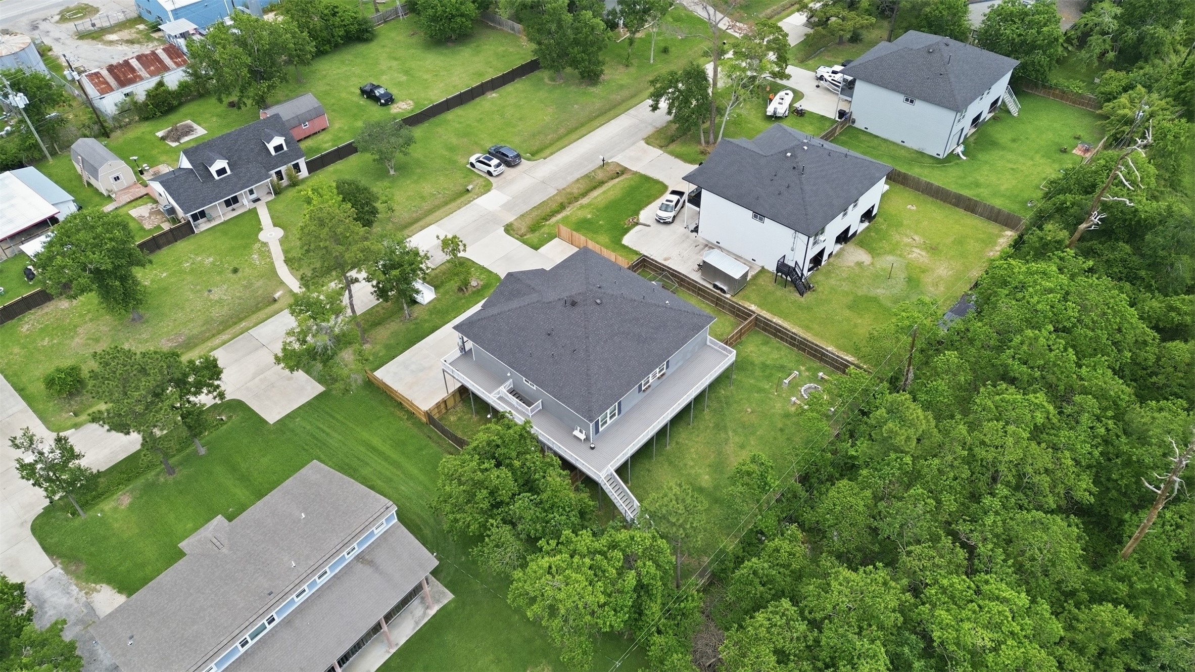 613 Oakdale Street Property Photo 42