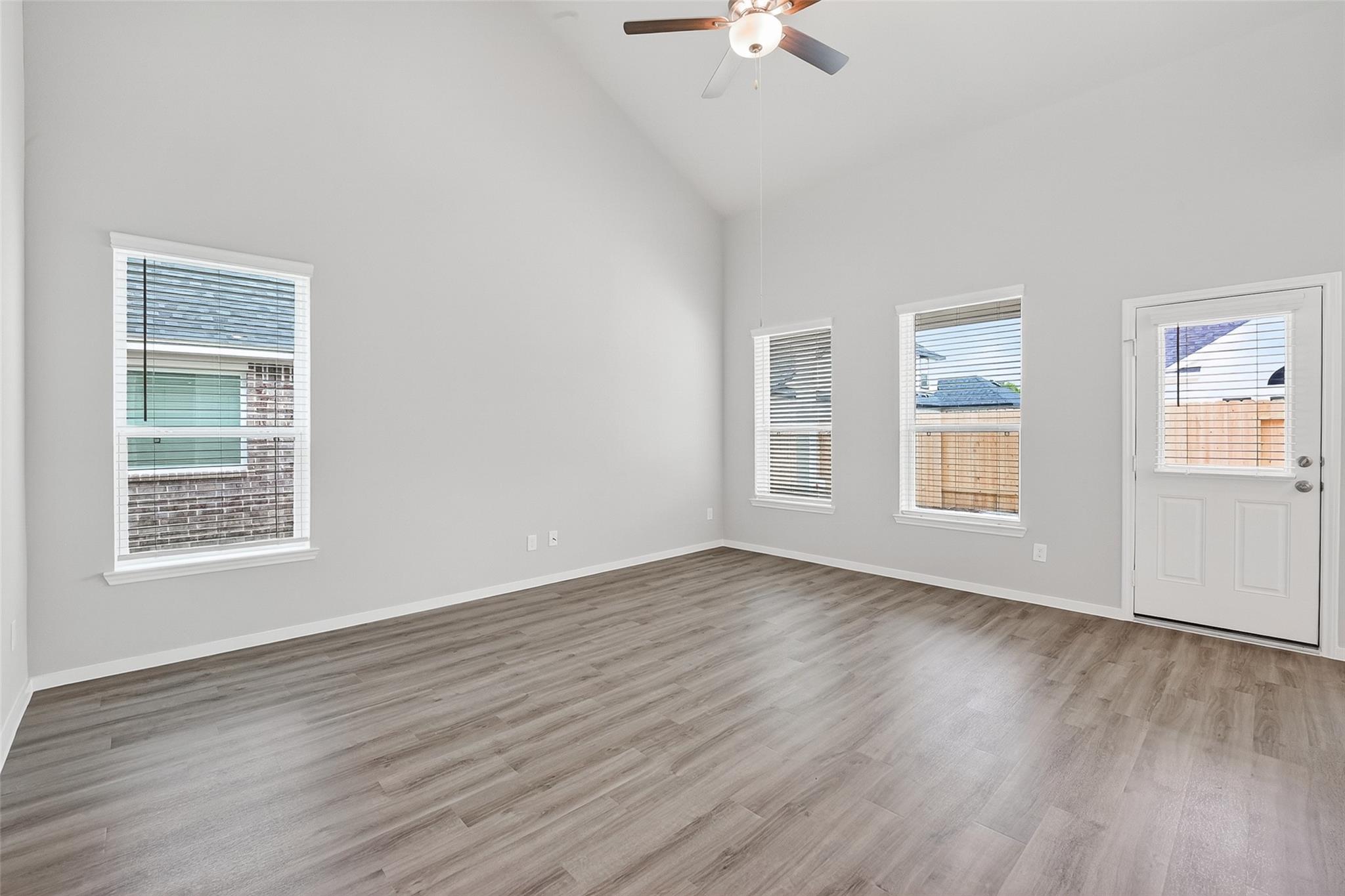 2107 Spring Hollow Drive, Baytown Tx 77521 Property Photo 7