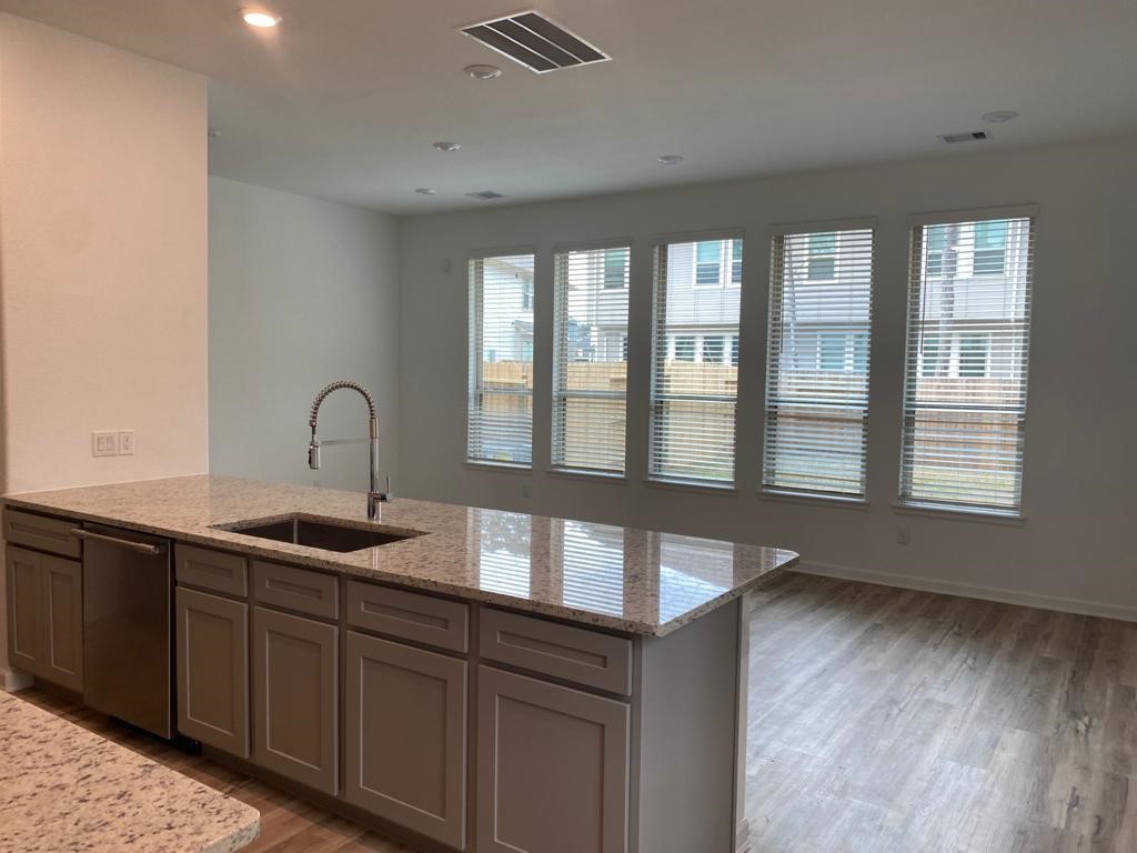 504 Bristol Tide Court Property Photo 8