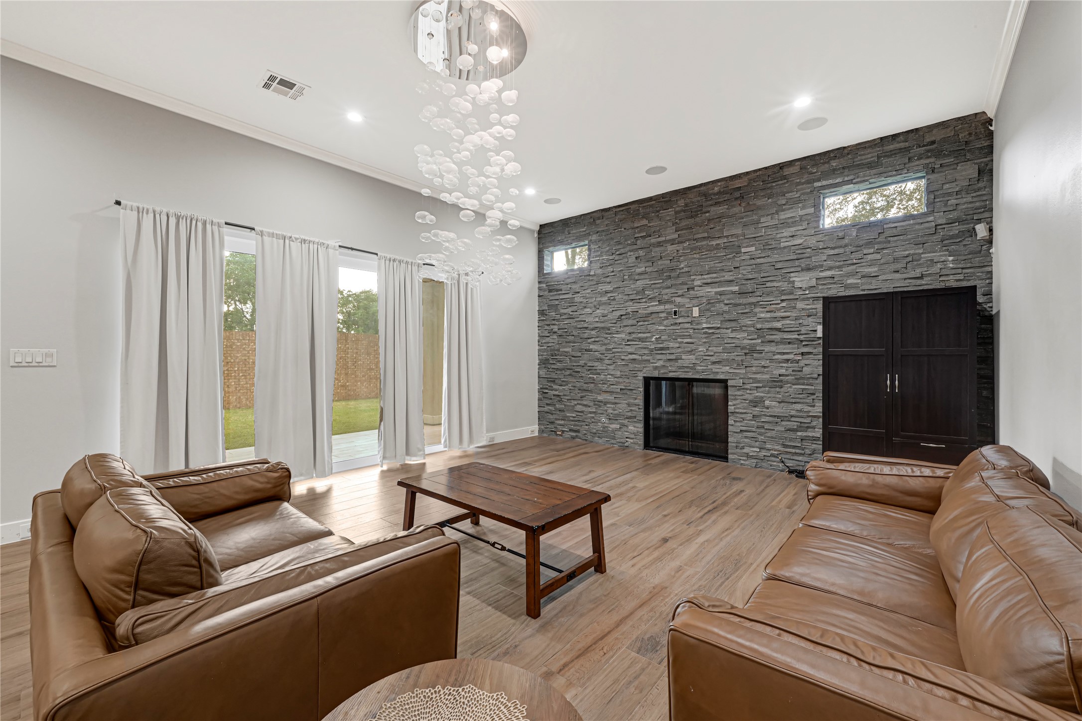 11218 Gallant Ridge Property Photo 3