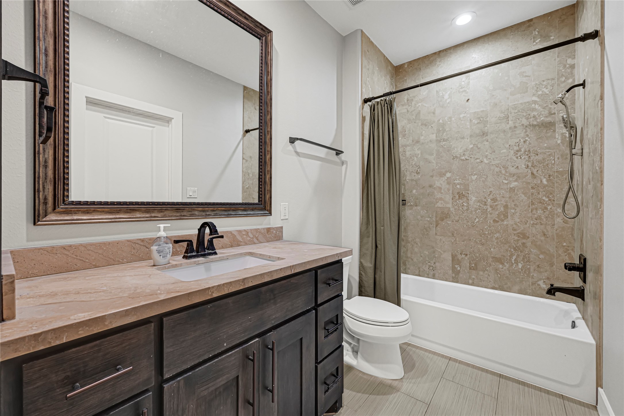 11218 Gallant Ridge Property Photo 13