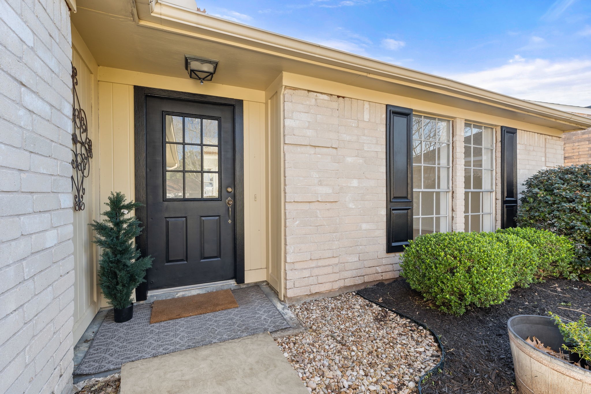 3932 Frontier Dr Drive Property Photo 1