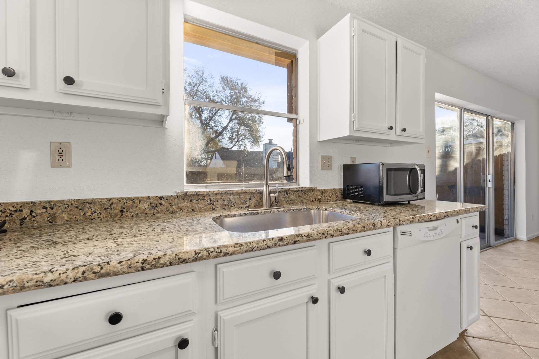 3932 Frontier Dr Drive Property Photo 17