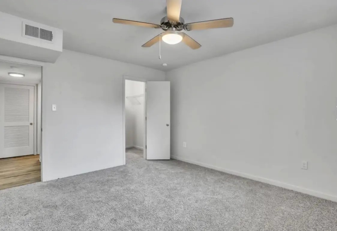 1401 Longcreek Dr Property Photo 7