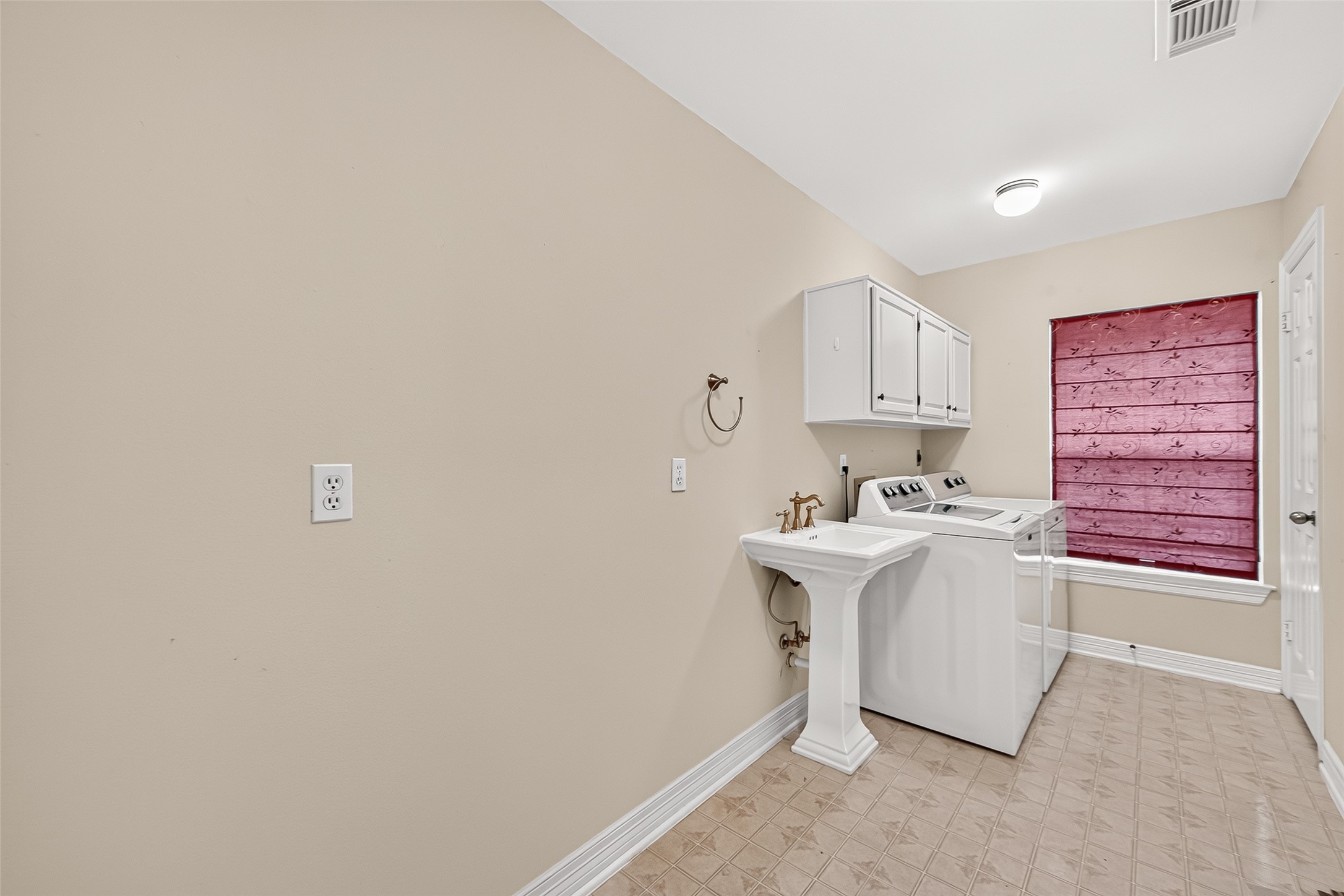 1438 Forest Home Drive Property Photo 28