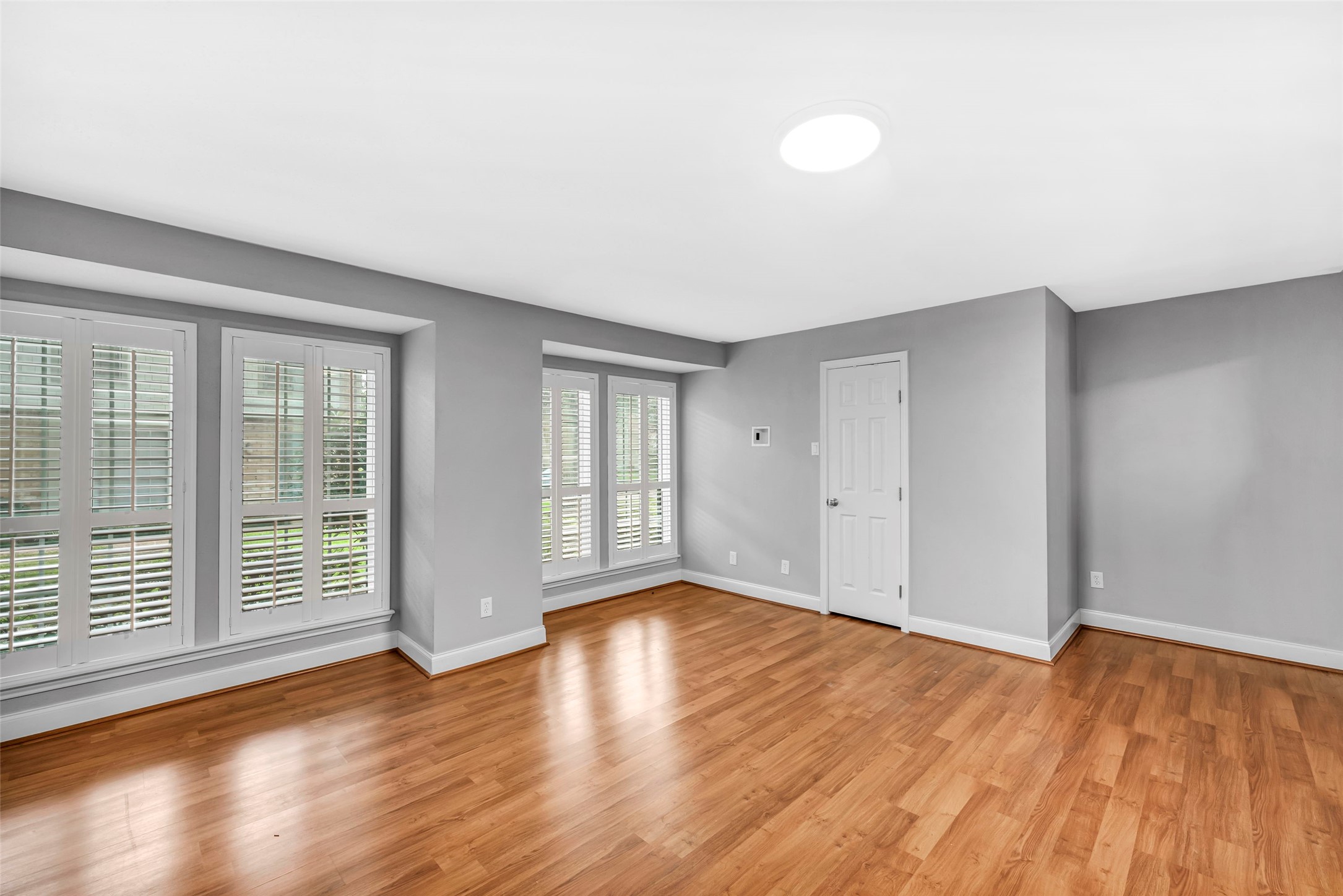 1553 W Sam Houston Parkway S Property Photo 5