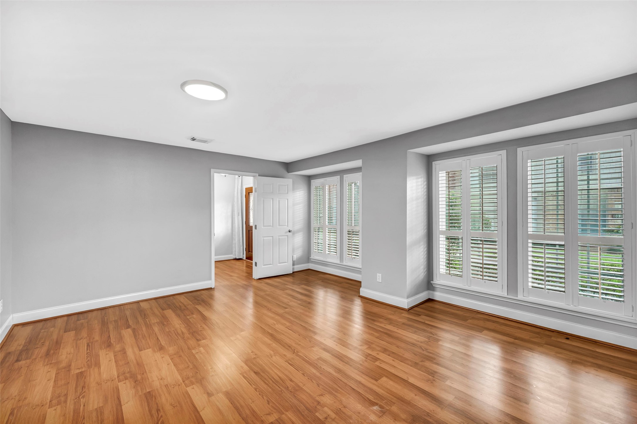 1553 W Sam Houston Parkway S Property Photo 6