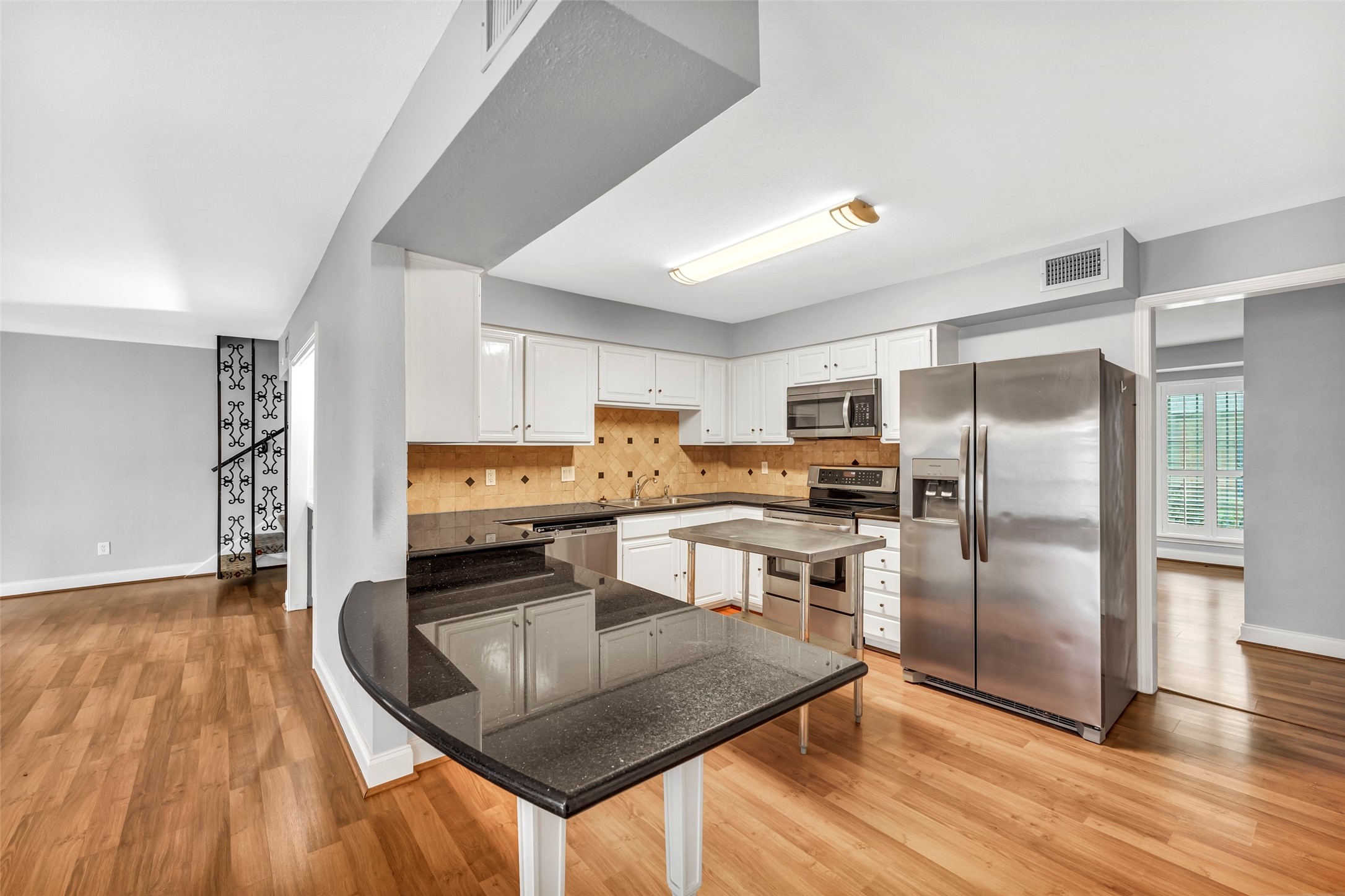 1553 W Sam Houston Parkway S Property Photo 10