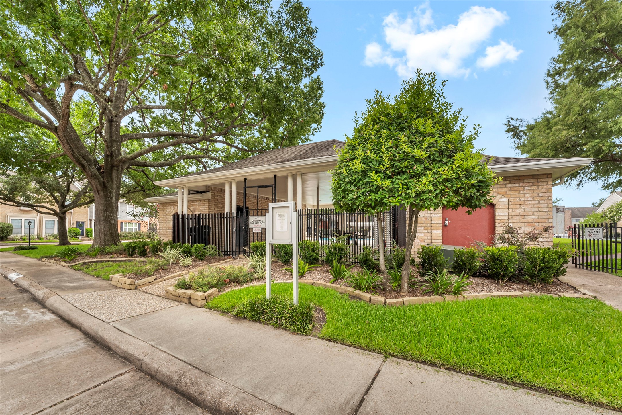 1553 W Sam Houston Parkway S Property Photo 35