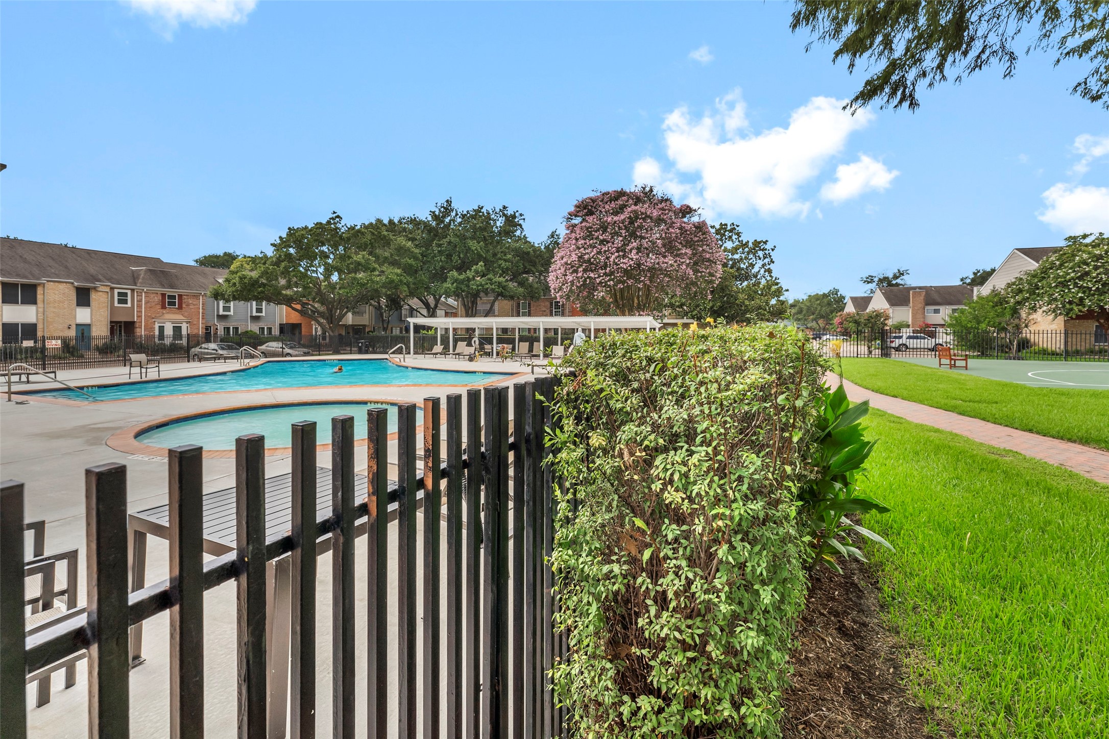 1553 W Sam Houston Parkway S Property Photo 39