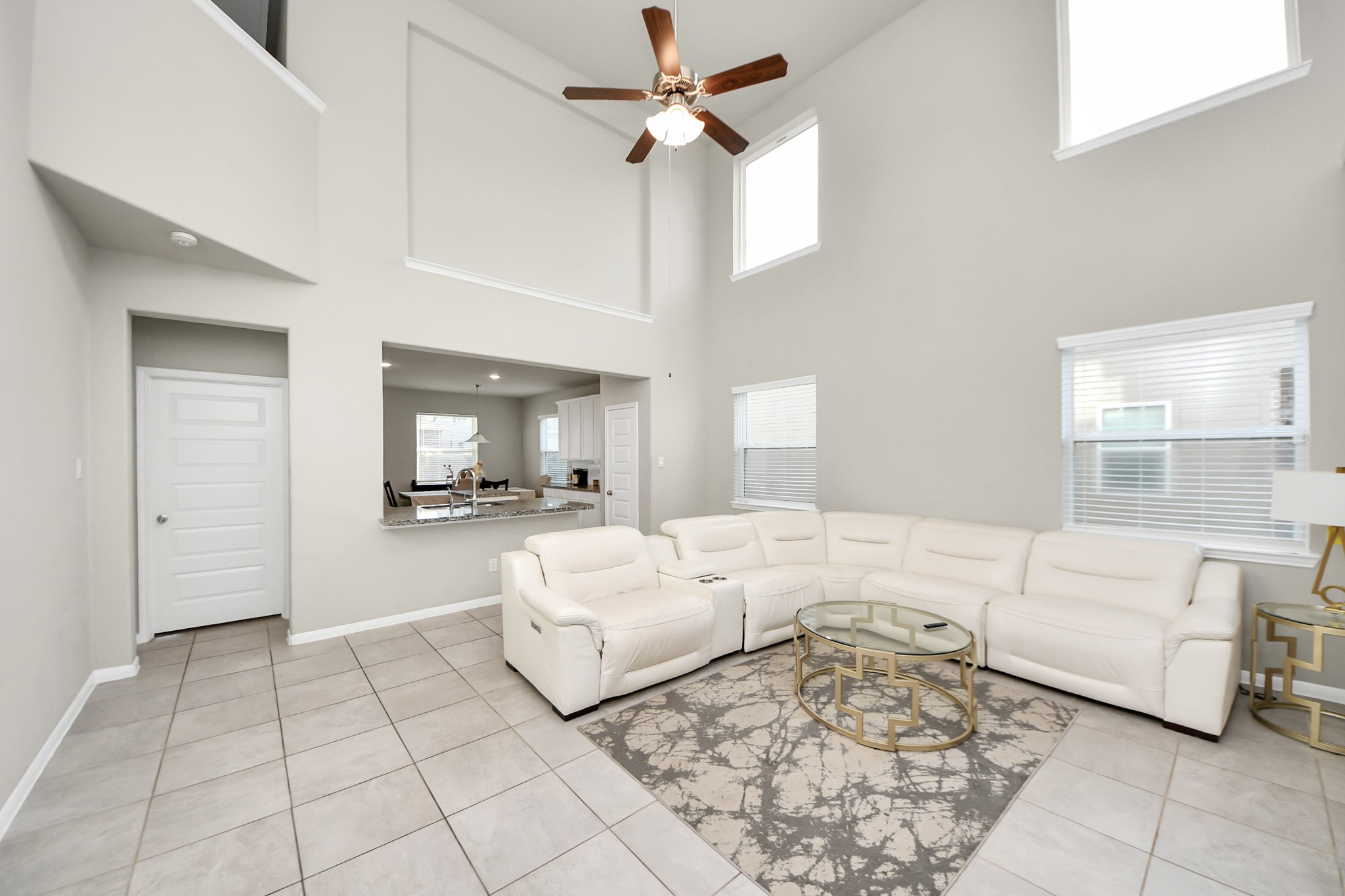 6302 Prince Place Drive Property Photo 4