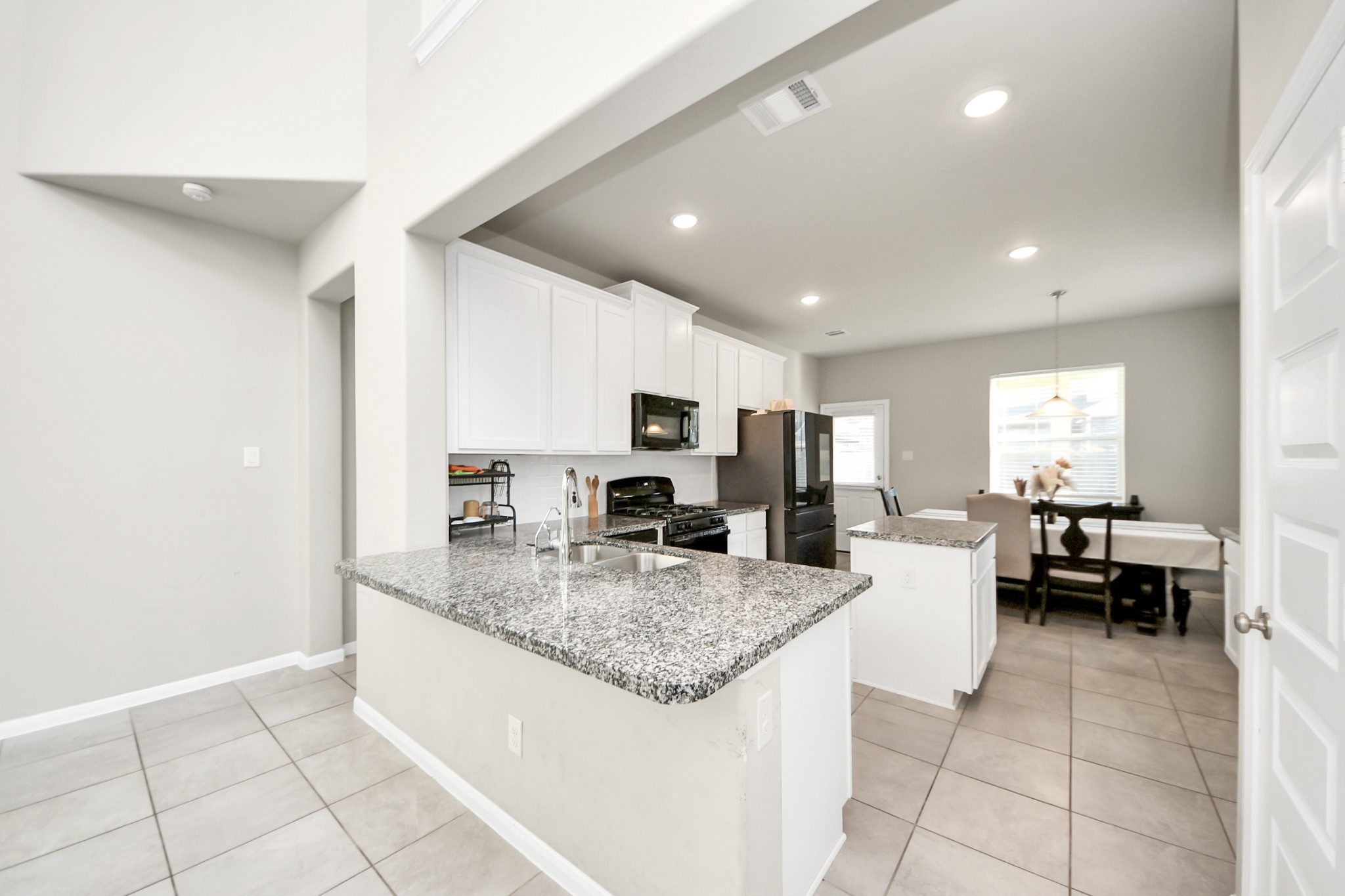 6302 Prince Place Drive Property Photo 8