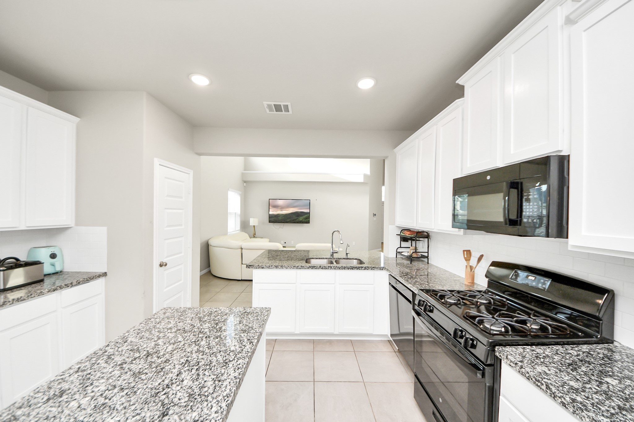 6302 Prince Place Drive Property Photo 14
