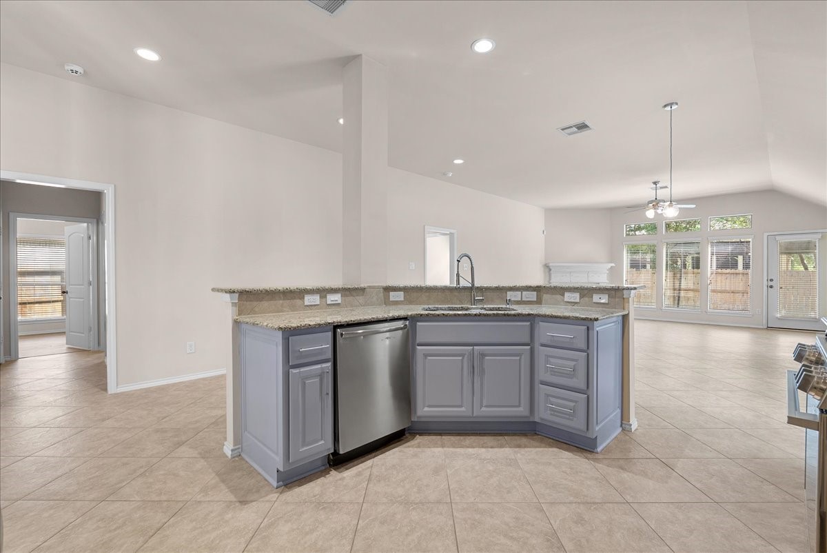 2805 Enchanted Lake Drive Property Photo 19