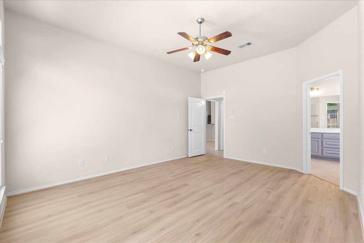 2805 Enchanted Lake Drive Property Photo 22