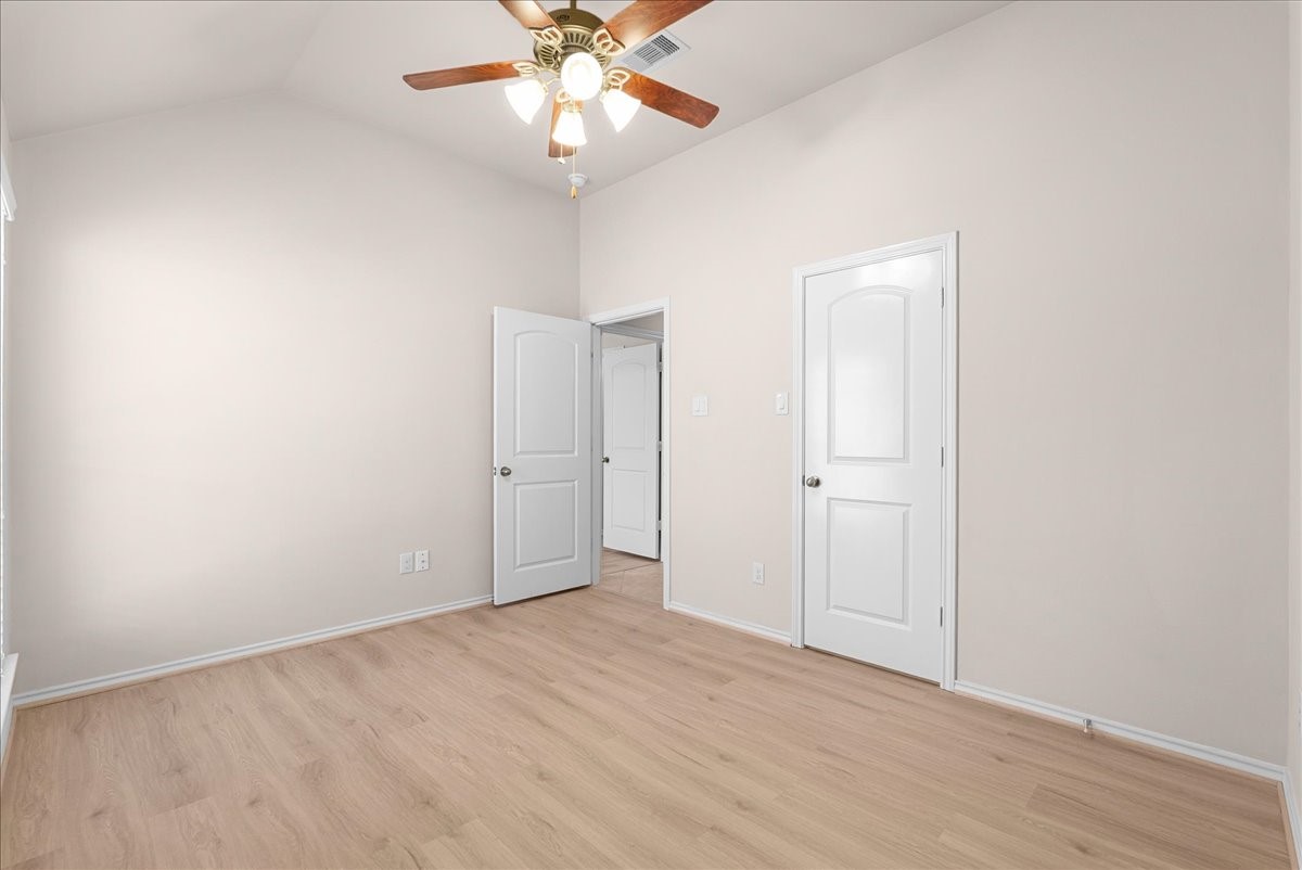 2805 Enchanted Lake Drive Property Photo 29