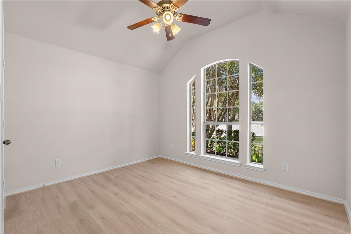 2805 Enchanted Lake Drive Property Photo 32