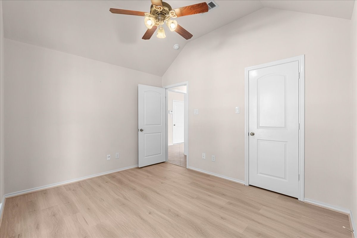 2805 Enchanted Lake Drive Property Photo 35