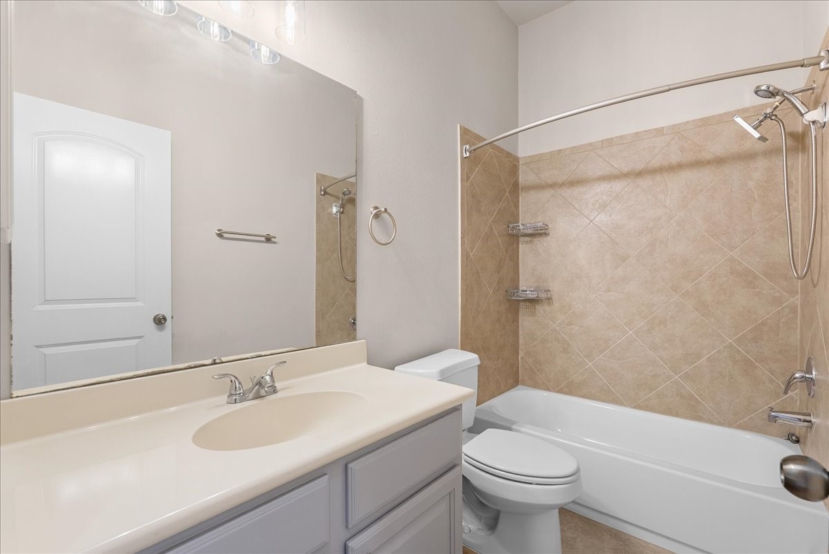 2805 Enchanted Lake Drive Property Photo 37