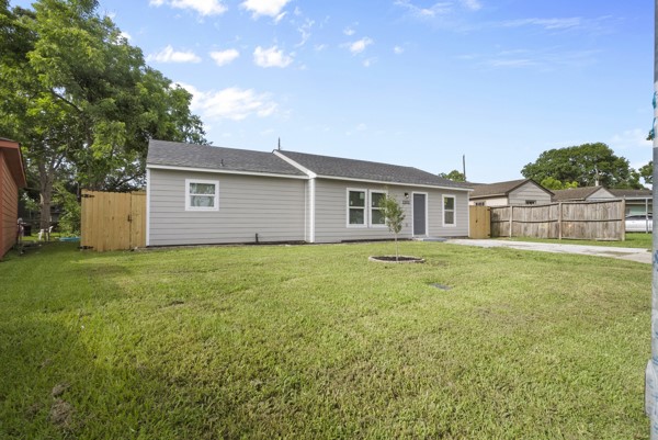 2202 Garvey Drive Property Photo 1