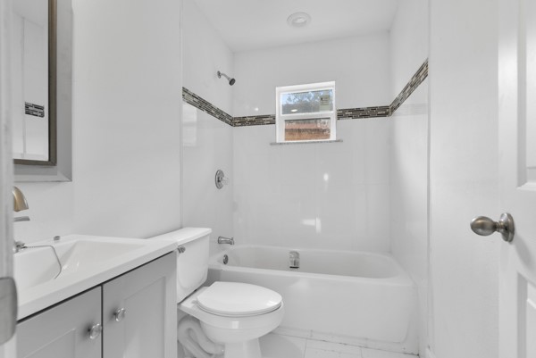 2202 Garvey Drive Property Photo 6