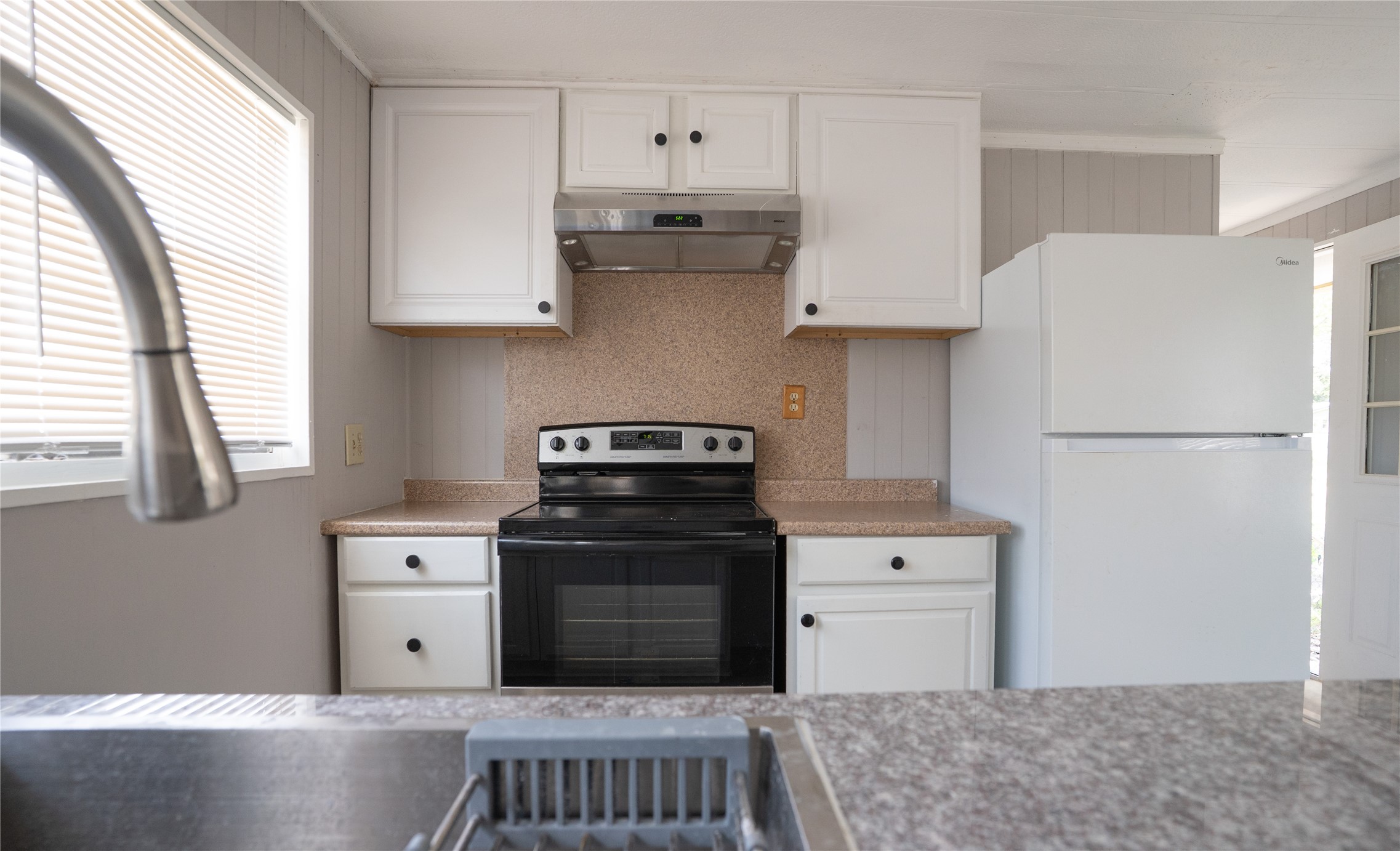 21288 North Street Property Photo 6